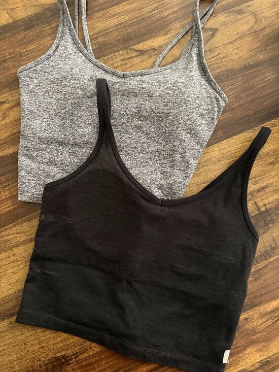 Vuori Tops - Women's Halo Performance Crop Tanks (Grey & Black)